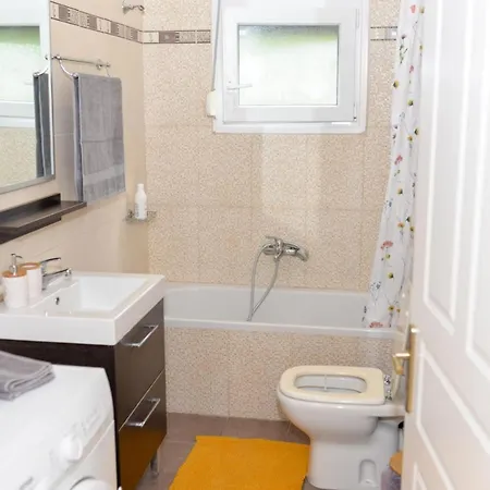 Tony & Hellen's House